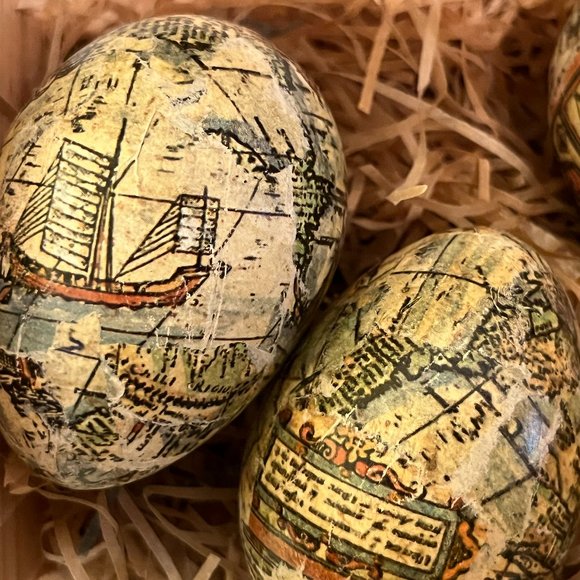 Unique Découpage Eggs - Vintage Maps - Picture 7 of 7